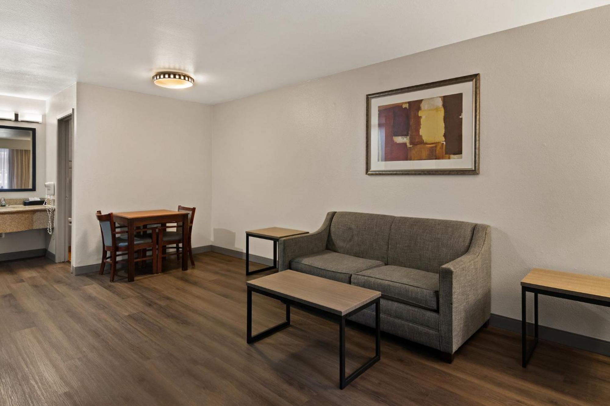 Irving Inn & Suites At Dfw Airport Exterior foto