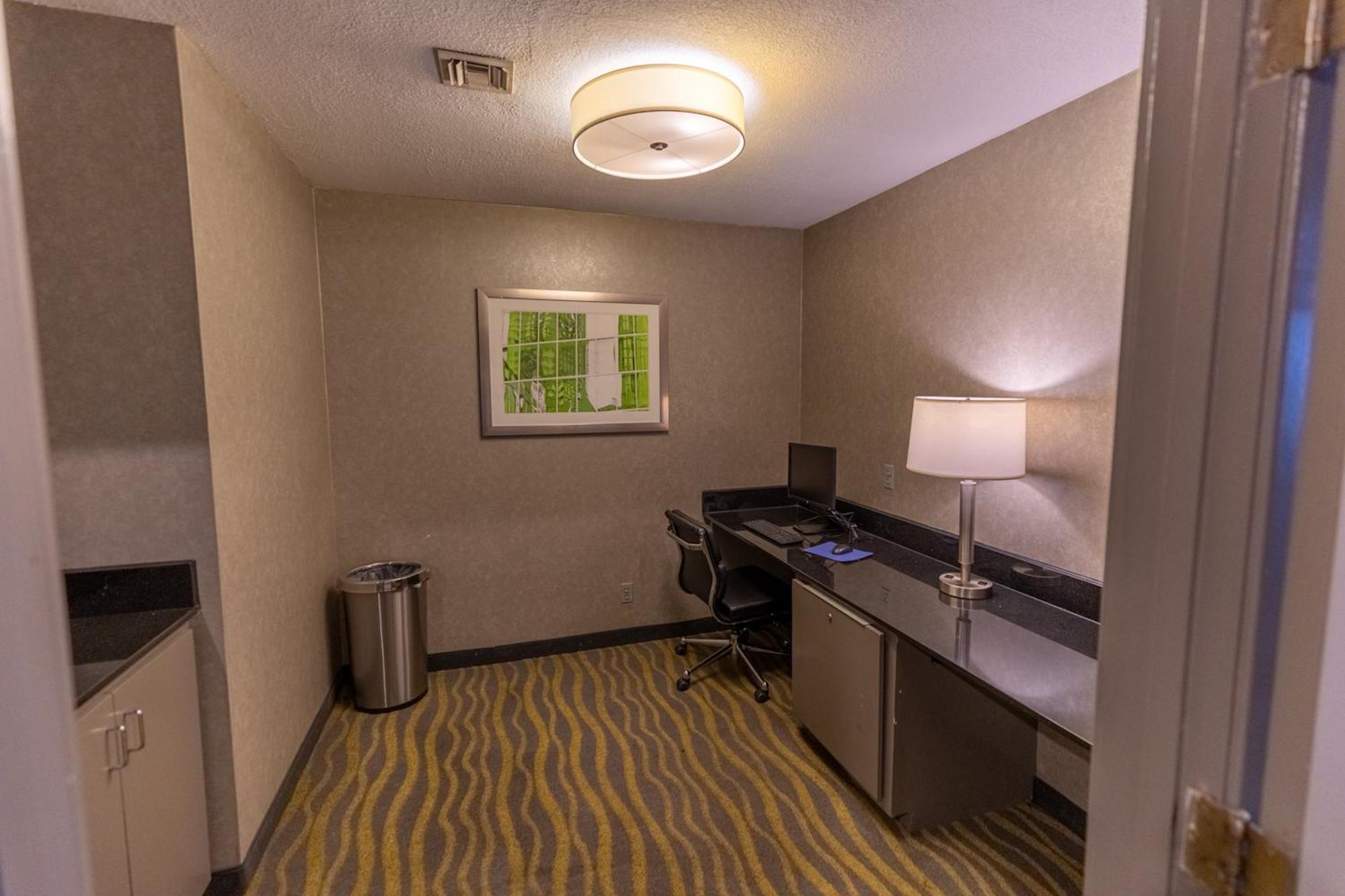 Irving Inn & Suites At Dfw Airport Exterior foto