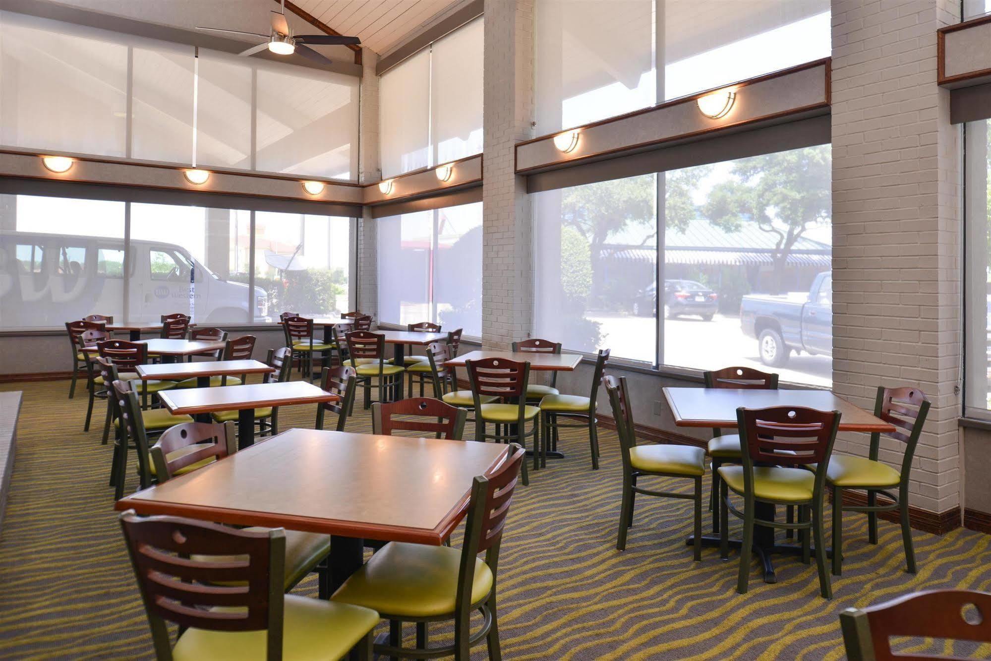 Irving Inn & Suites At Dfw Airport Exterior foto