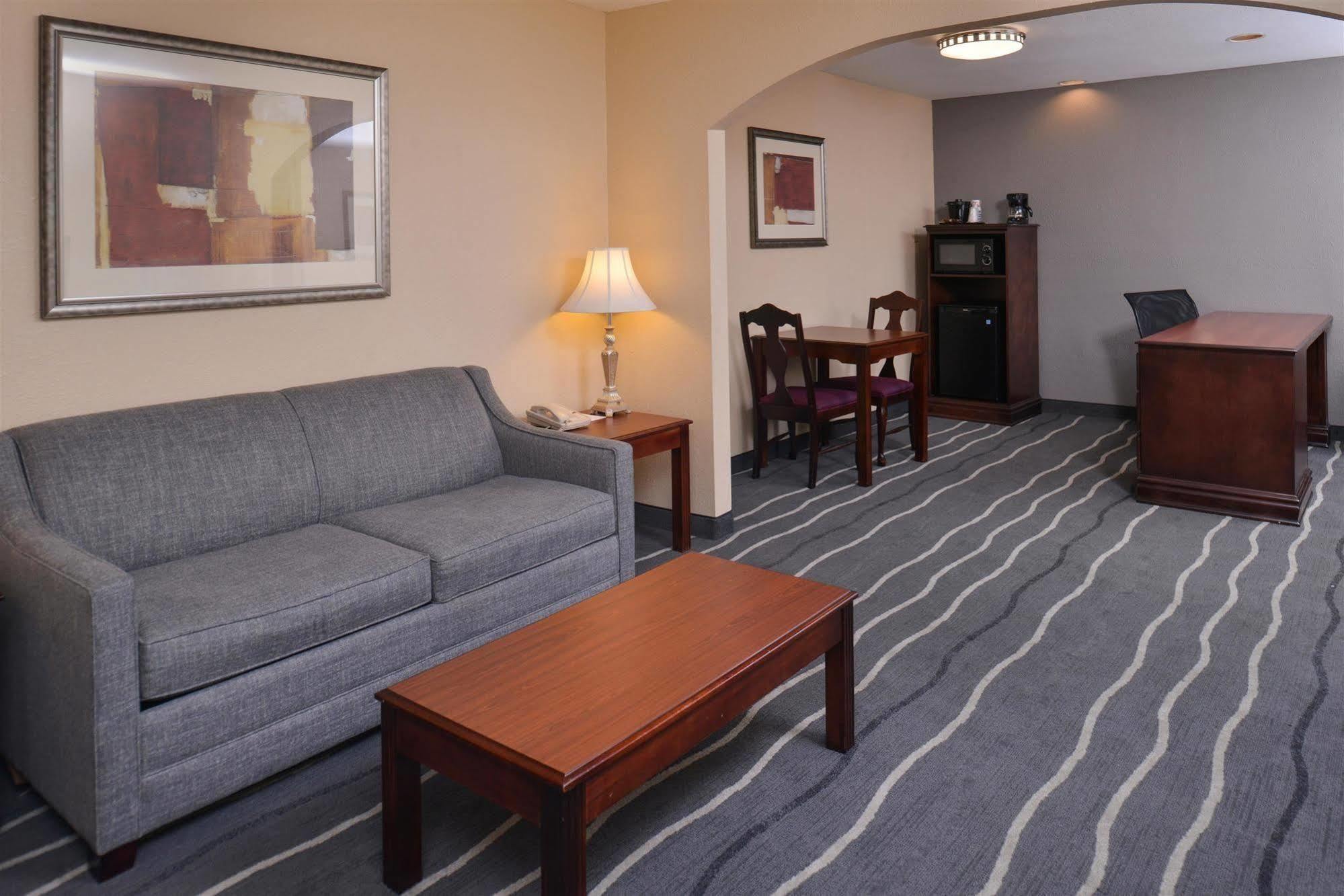 Irving Inn & Suites At Dfw Airport Exterior foto